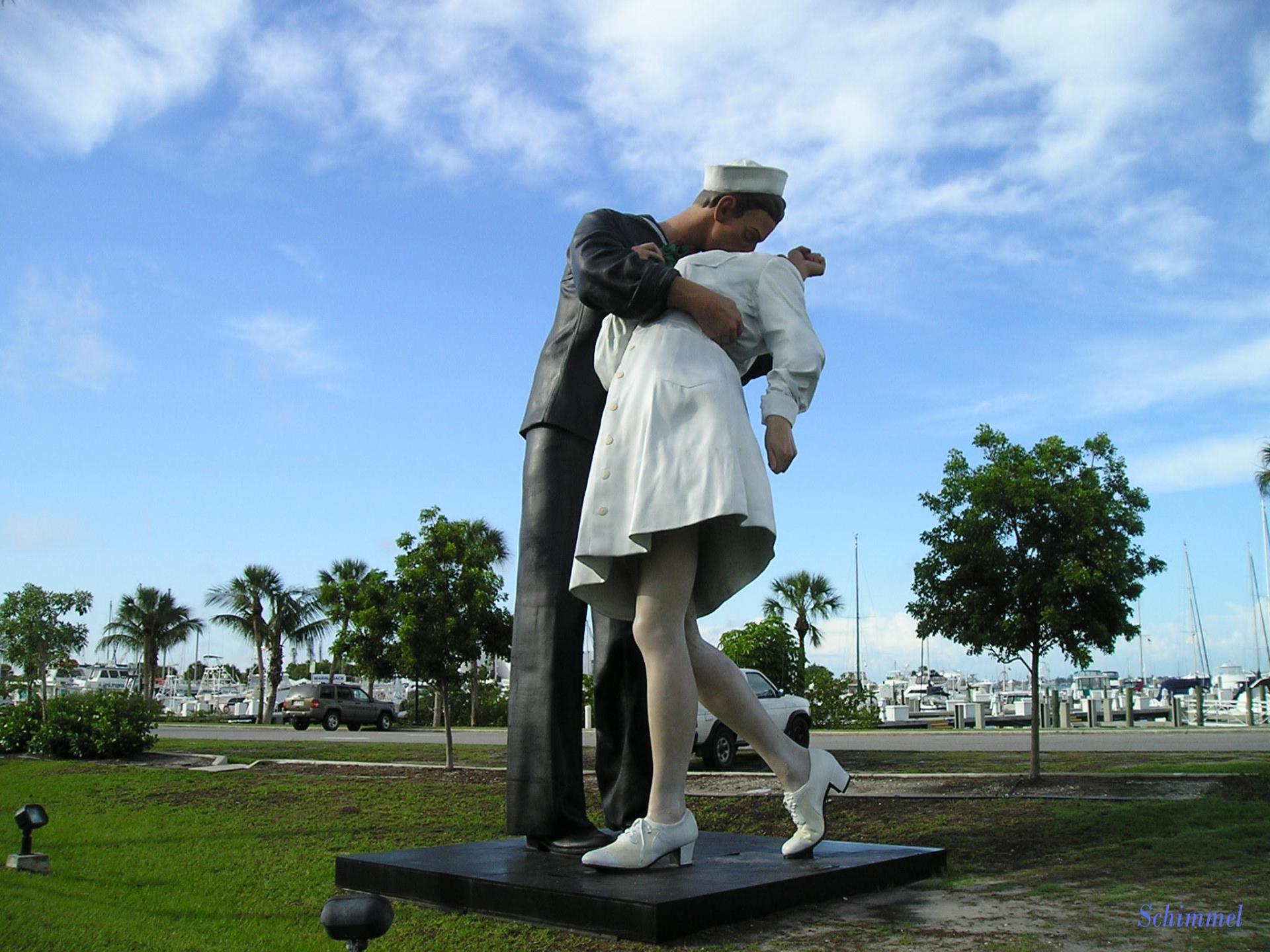 Unconditional Surrender Kissing Sailor Statue